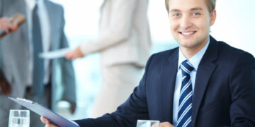 Insurance Agent For Foreigners with LMIA